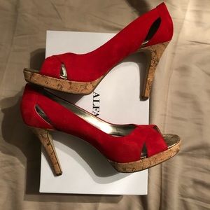 🔥Alfani Poppy Red ♥️ Sz9 Classy Suede Heel